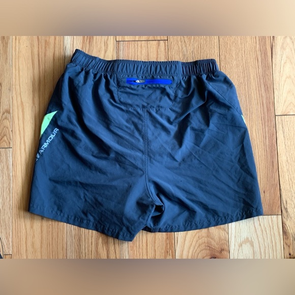 Women’s Under Armor fitted heatgear. Size large - Picture 3 of 5